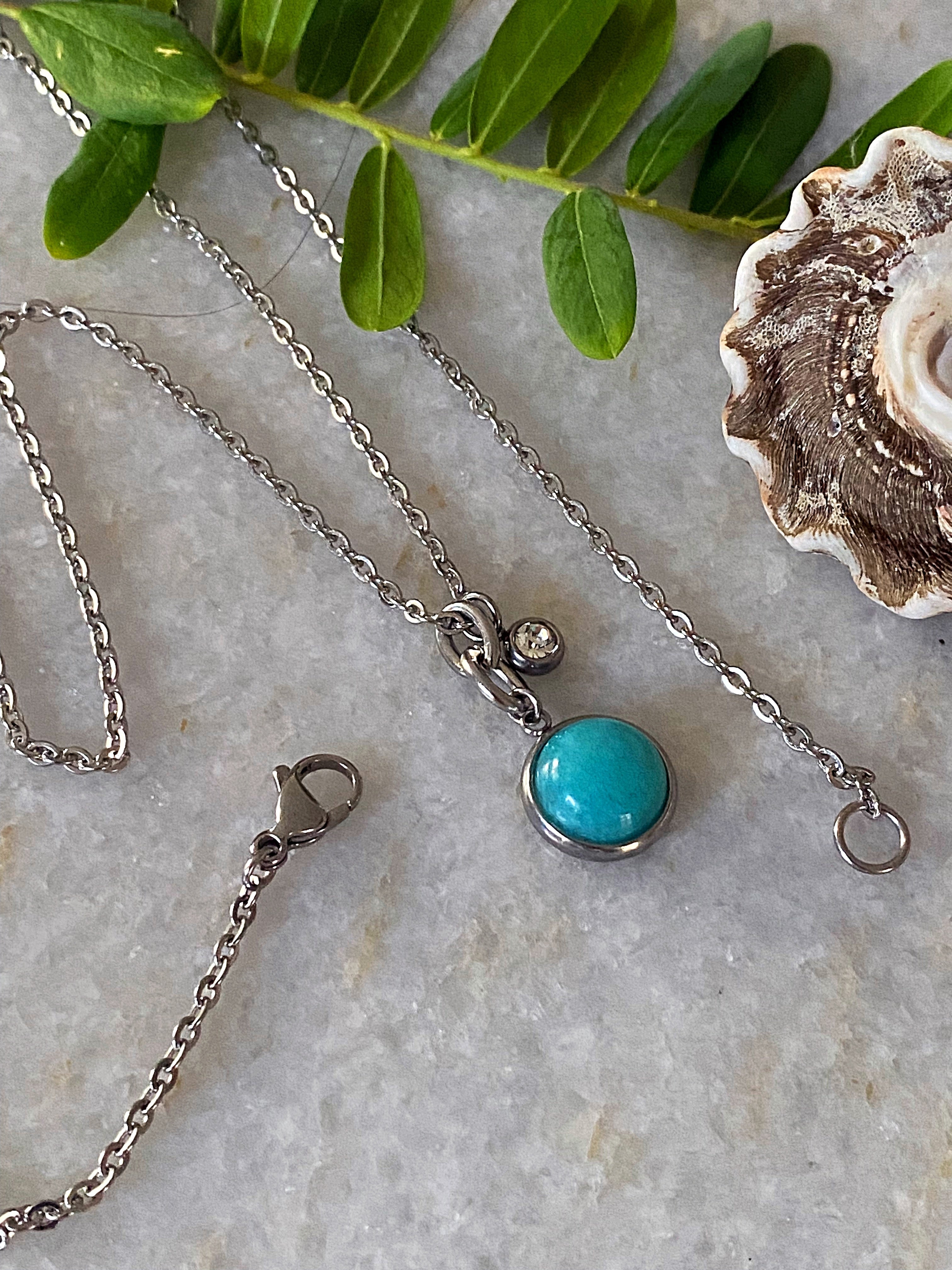 STONE CHARM NECKLACE