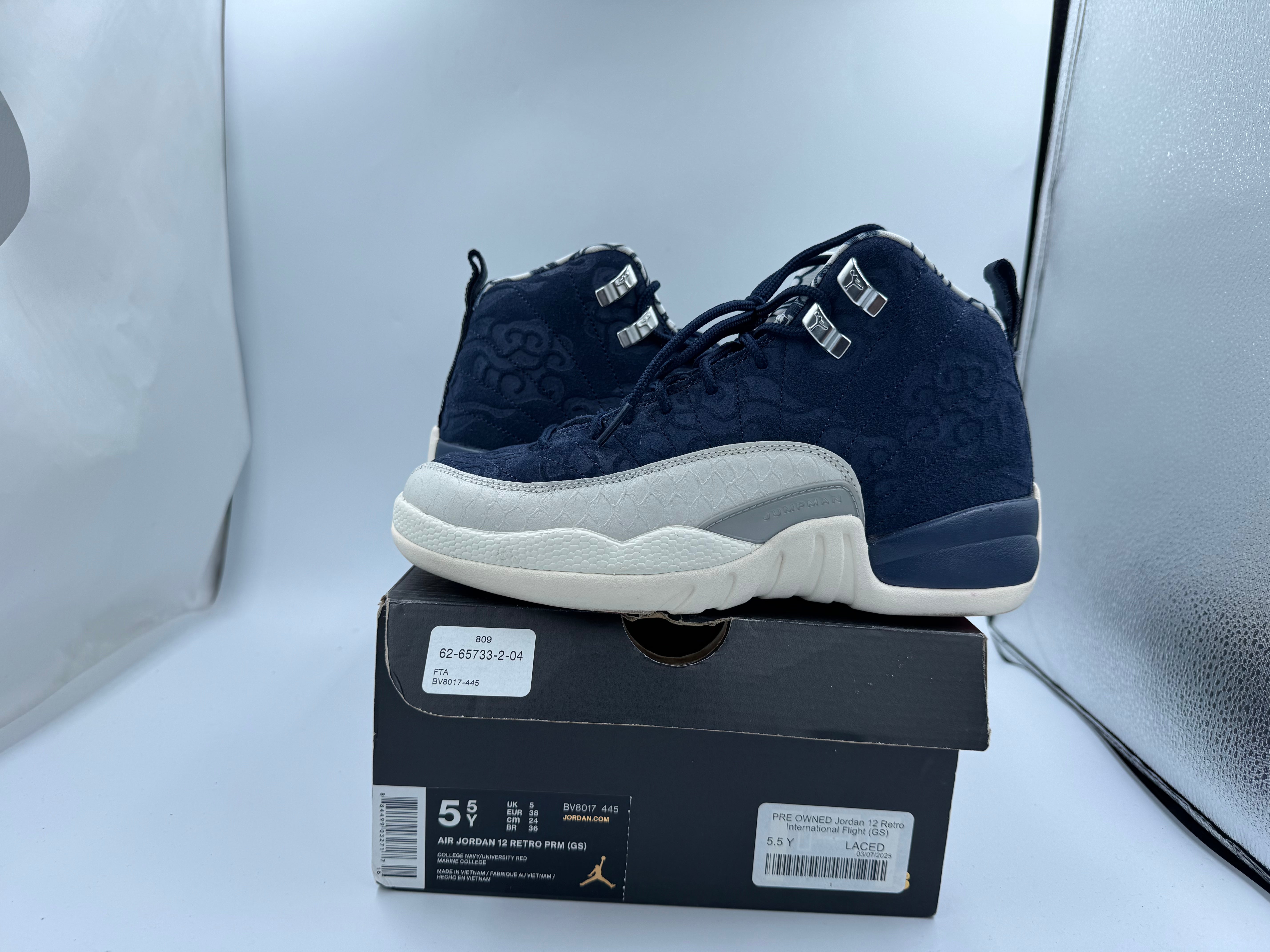 PRE OWNED Jordan 12 Retro International Flight (GS)