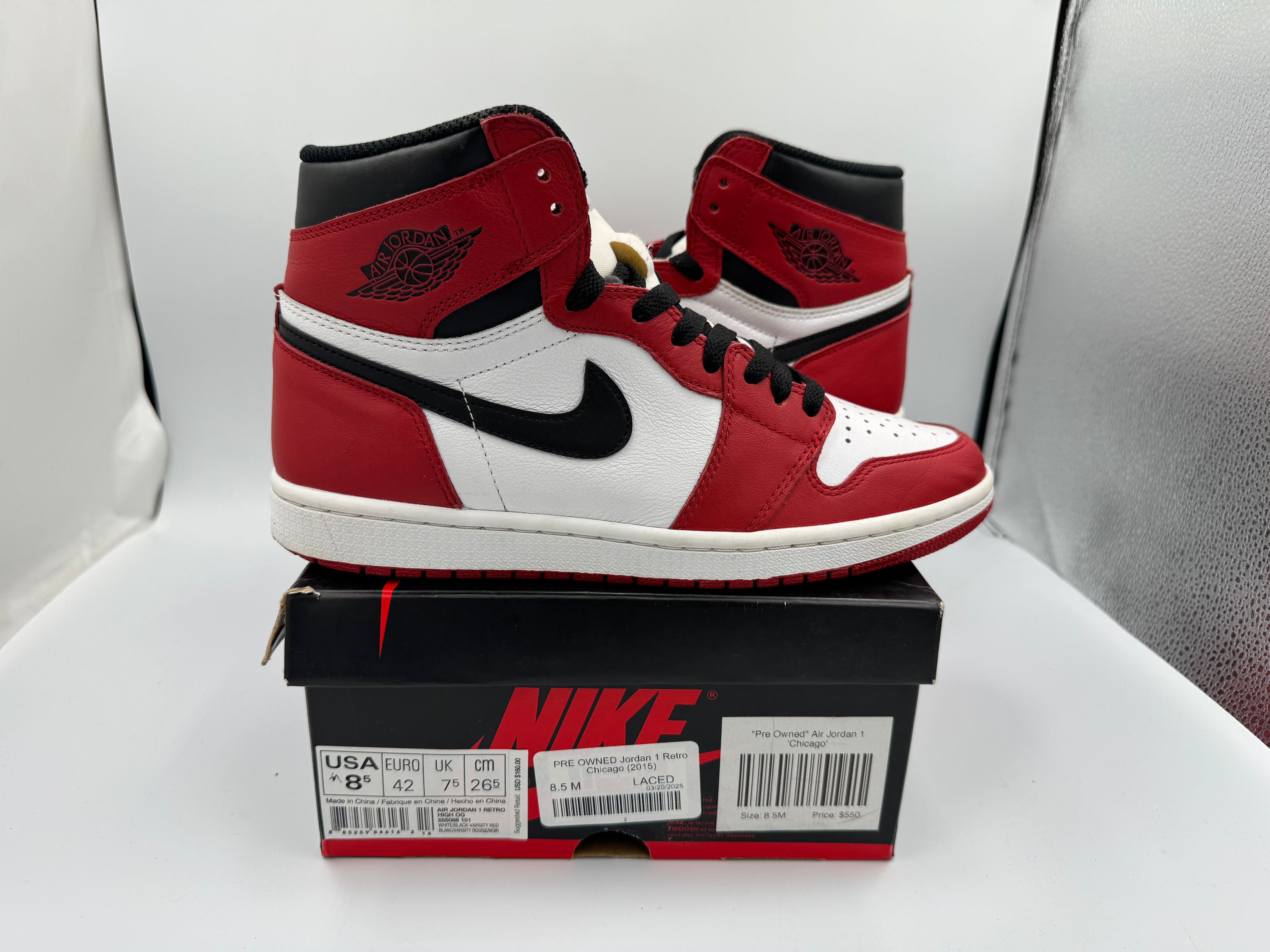 PRE OWNED Jordan 1 Retro Chicago (2015)