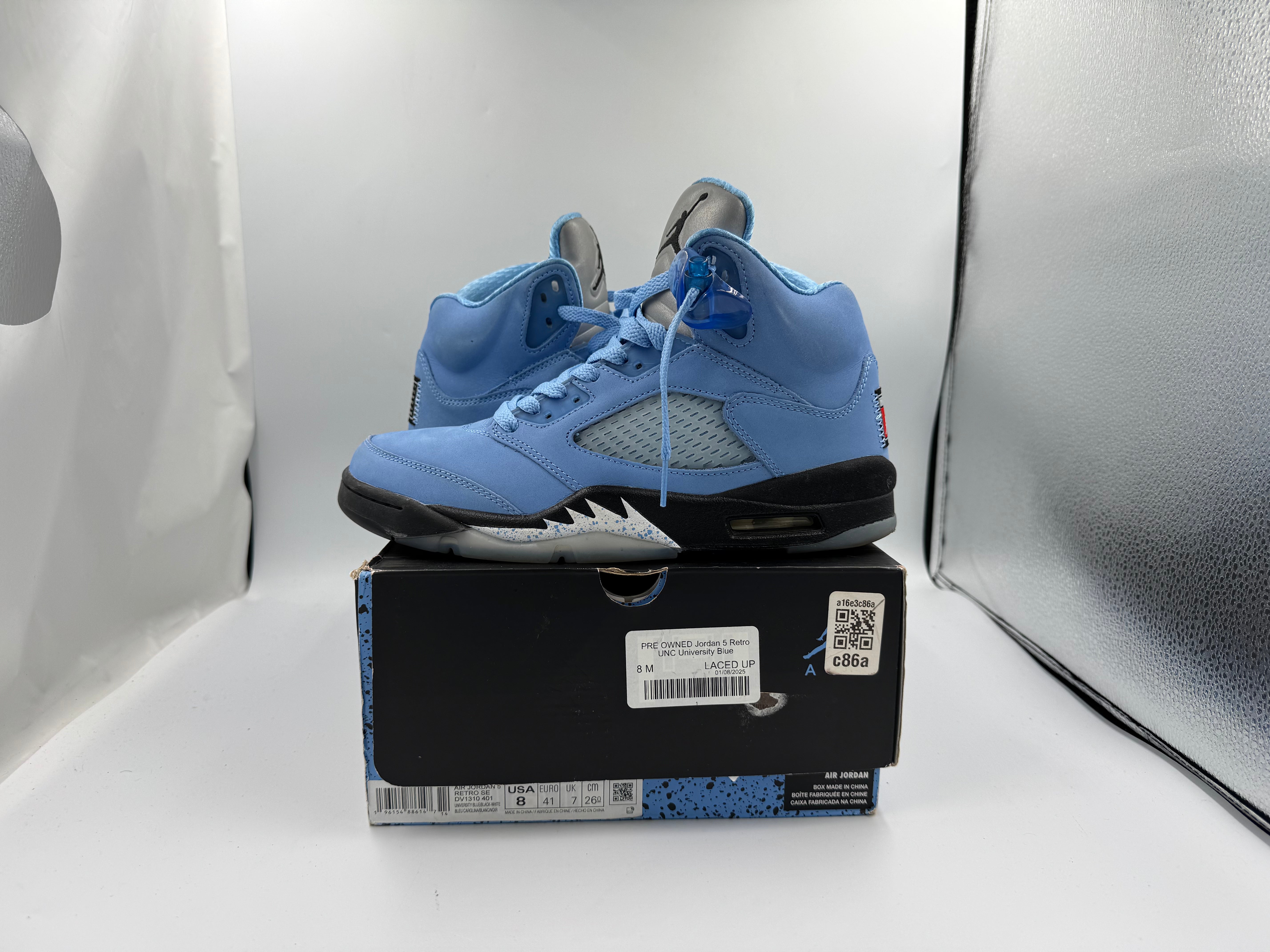 PRE OWNED Jordan 5 Retro UNC University Blue