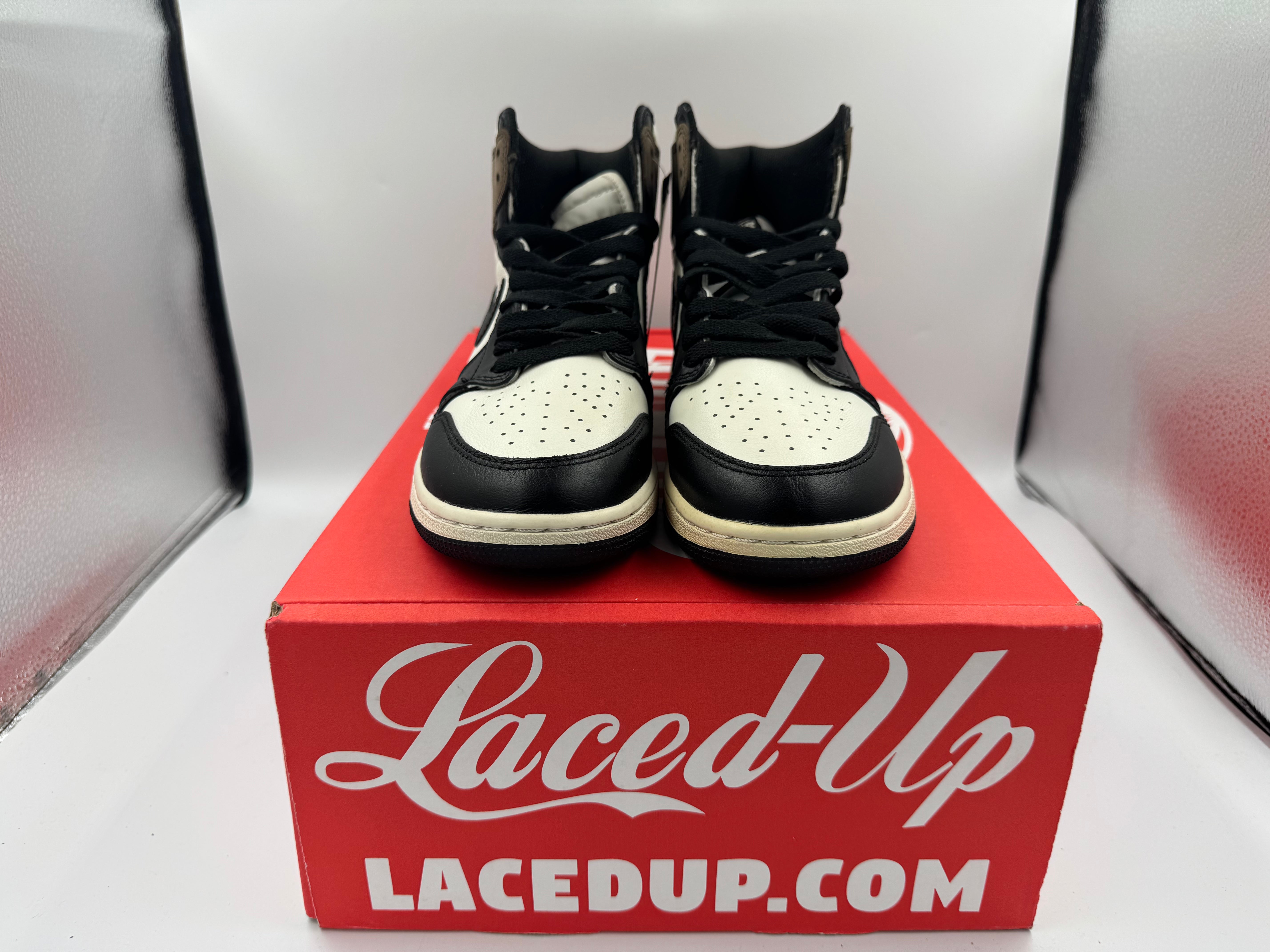 PRE OWNED Air Jordan Retro 1 "Dark Mocha" (Replacement Box) (GS) Conditional