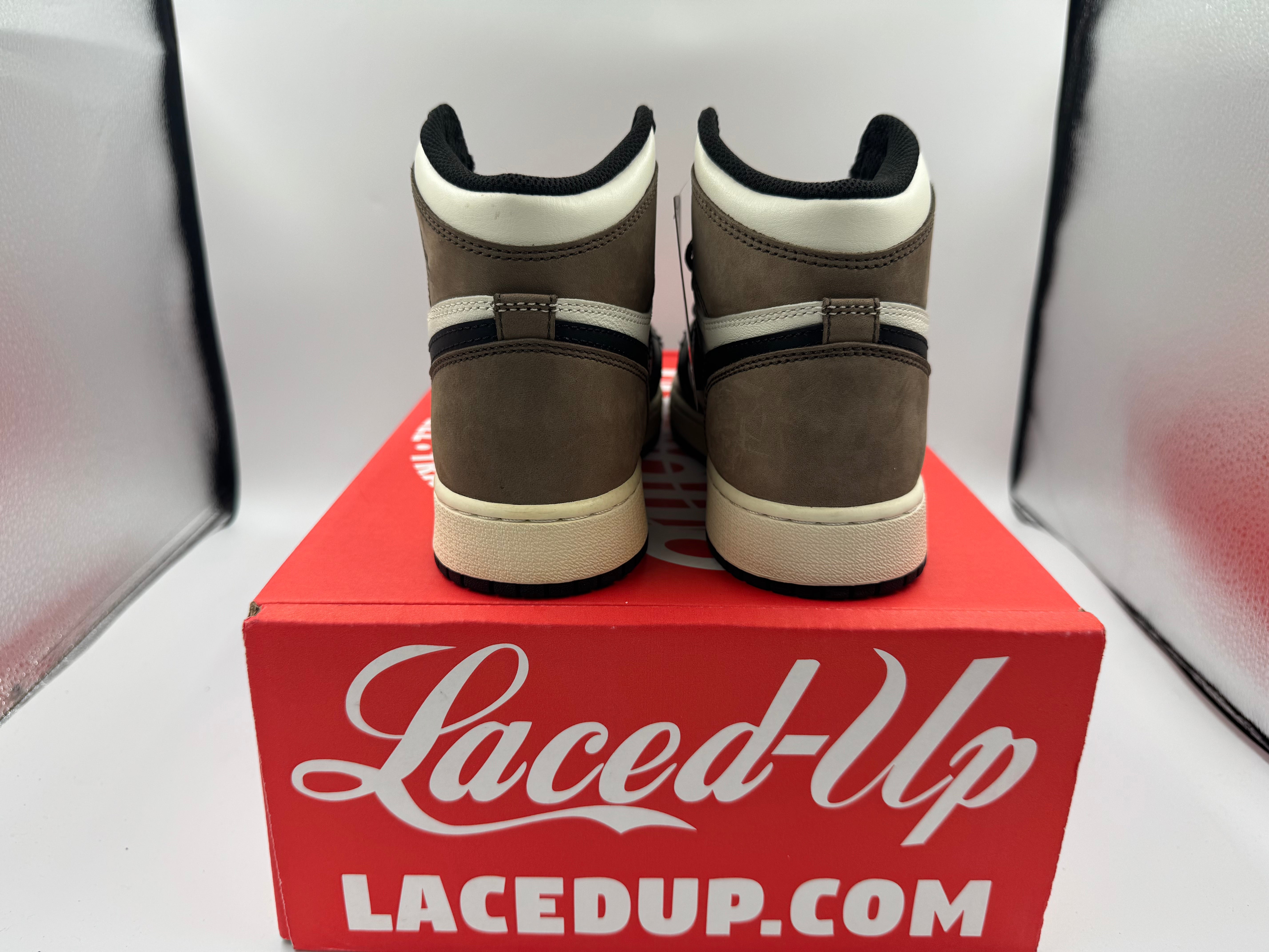 PRE OWNED Air Jordan Retro 1 "Dark Mocha" (Replacement Box) (GS) Conditional