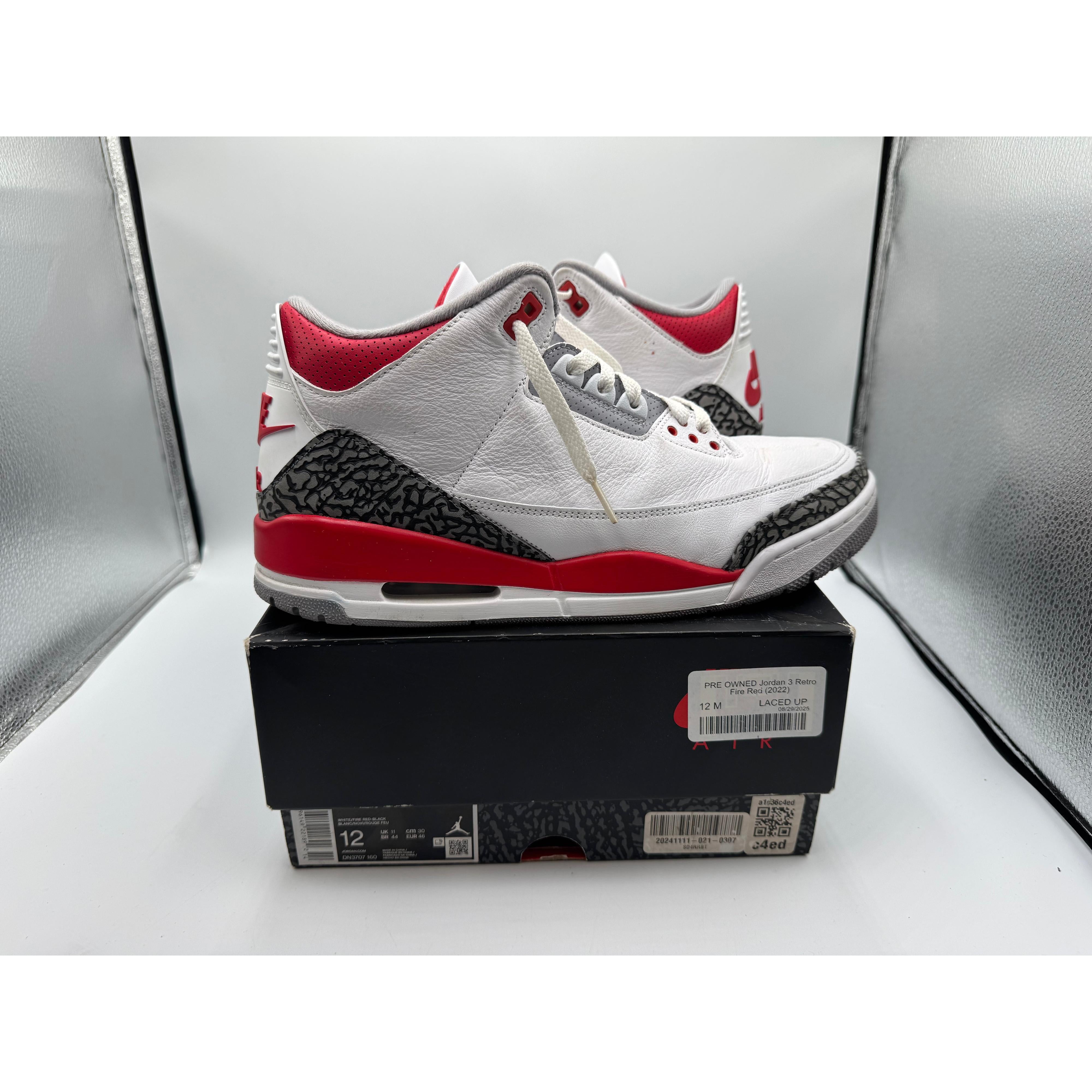 PRE OWNED Jordan 3 Retro Fire Red (2022)