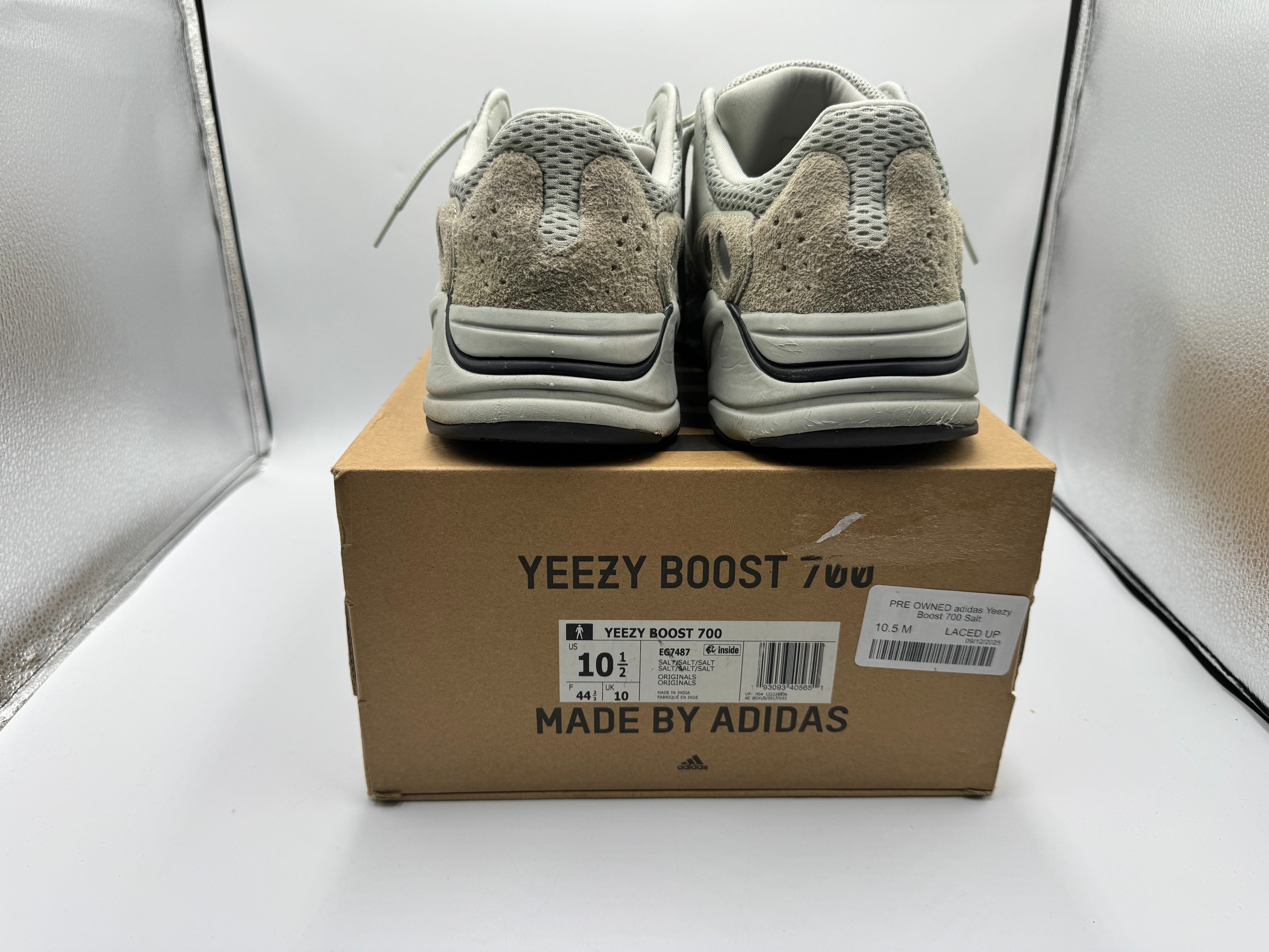 PRE OWNED adidas Yeezy Boost 700 Salt