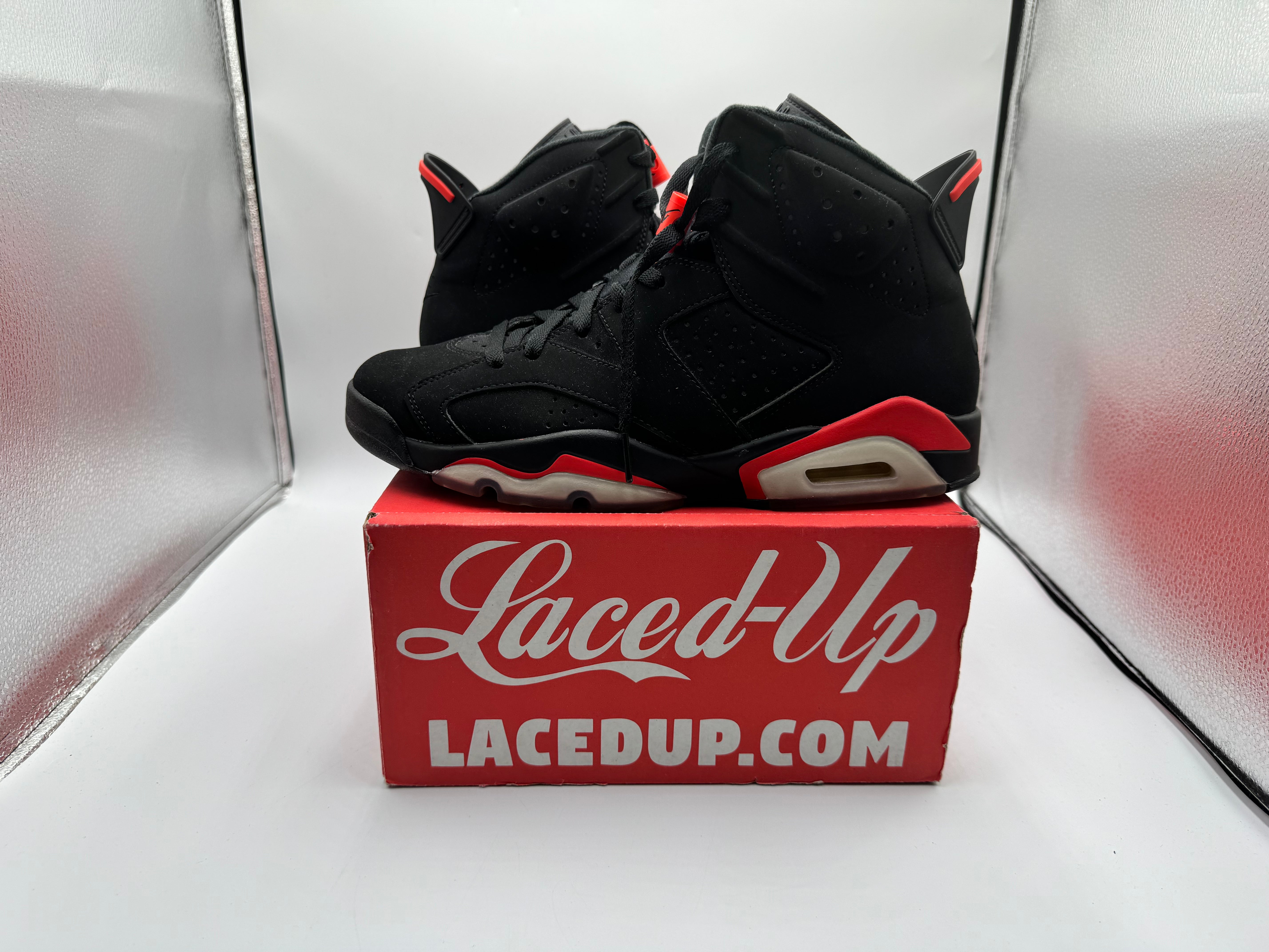 PRE OWNED Jordan 6 Retro Black Infrared (2019) NO BOX