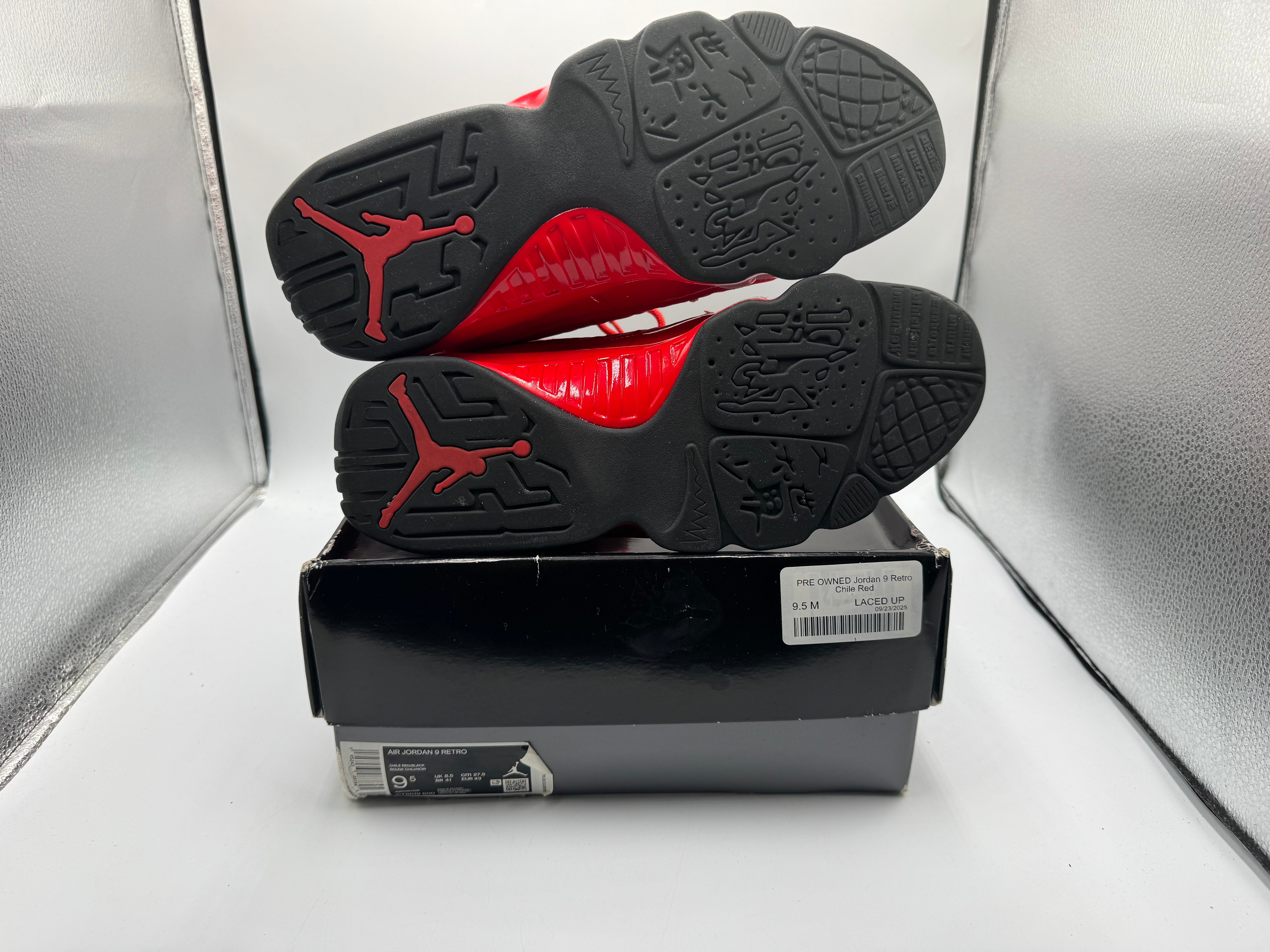 PRE OWNED Jordan 9 Retro Chile Red