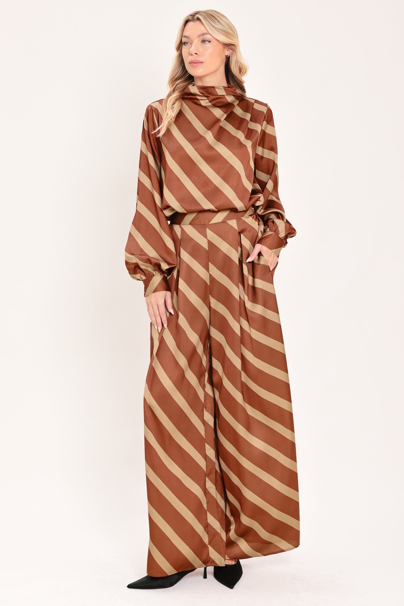 TOFFEE DIAGONAL FLOW WOVEN WIDE LEG PANTS