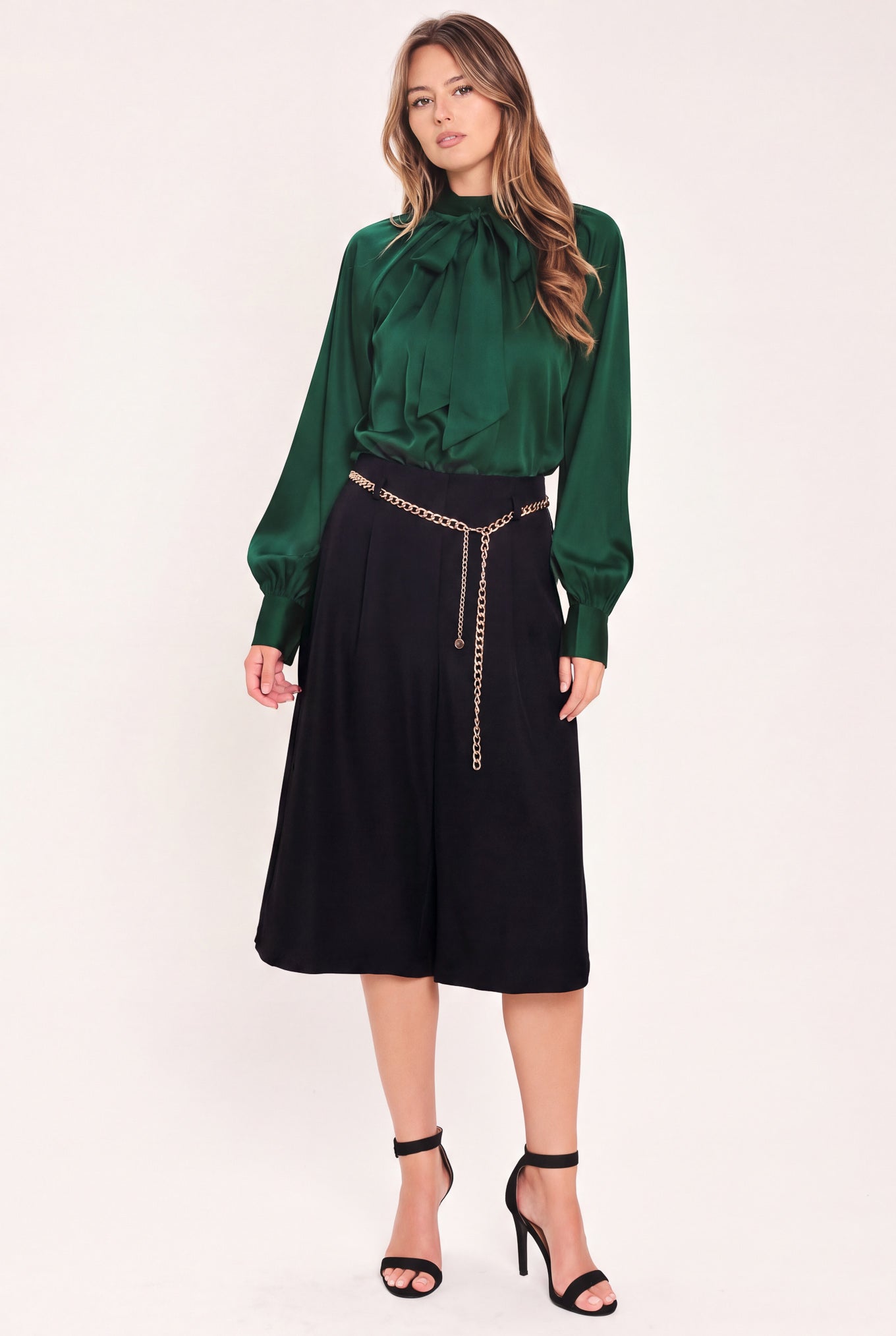 NIGHT OUT CHAIN BELTED CULOTTE PANTS