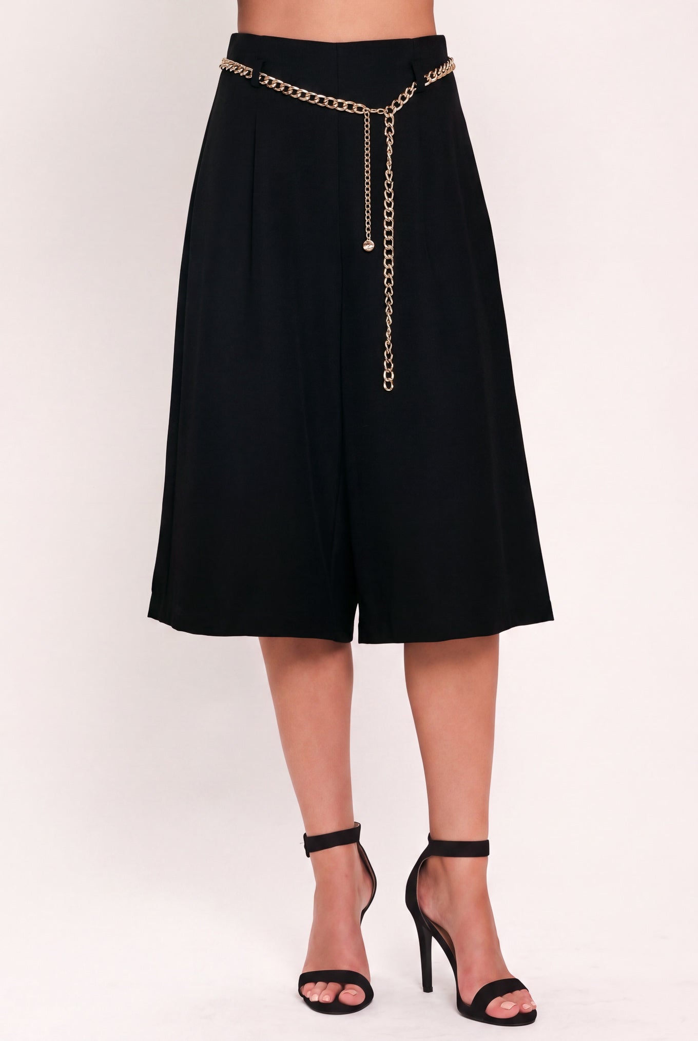 NIGHT OUT CHAIN BELTED CULOTTE PANTS