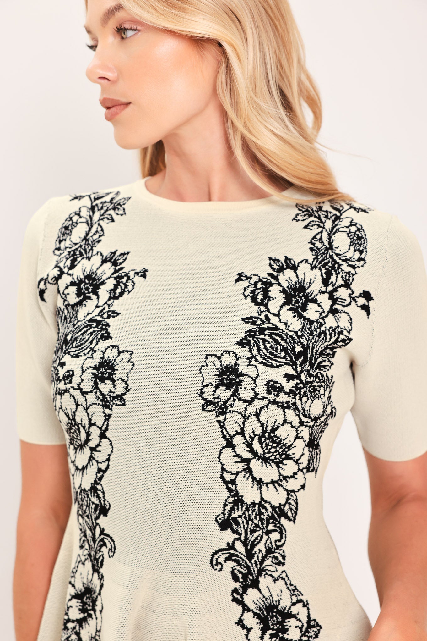 NOIR FLORA CONTOUR JACQUARD SWEATER TOP