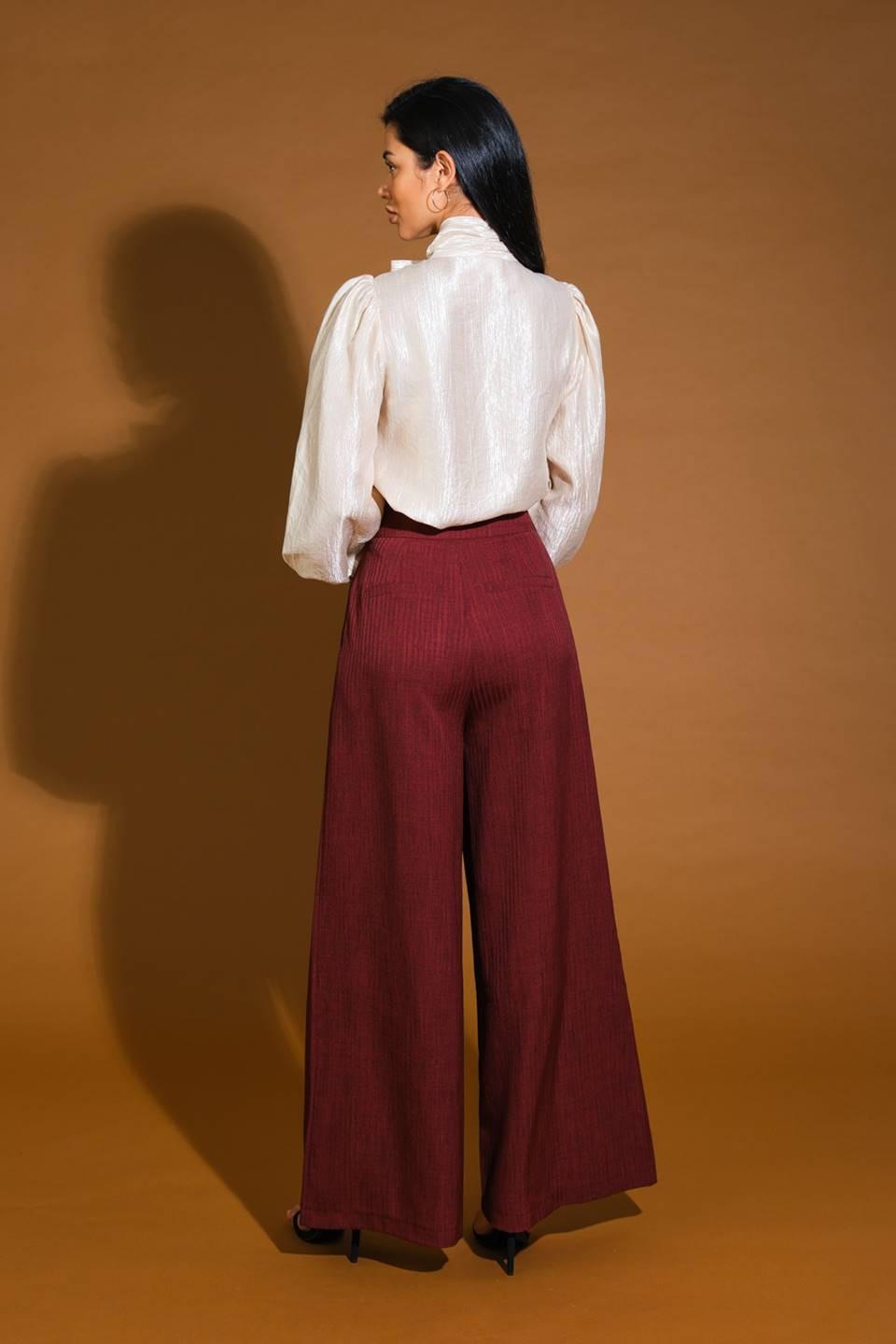 STUNNING ASPECT WOVEN TOP