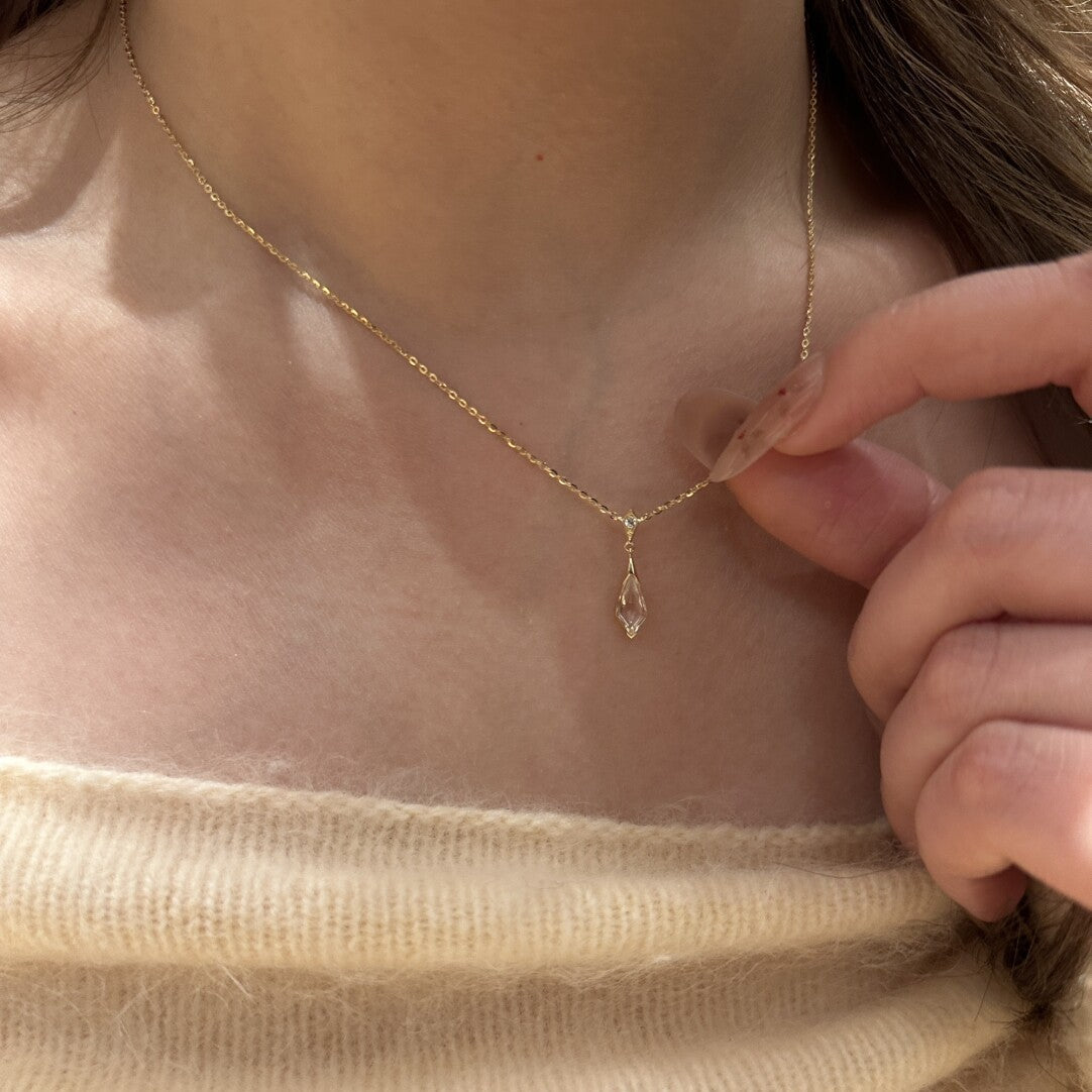 Diamond-shaped Water Drop White Crystal Clavicle Necklace