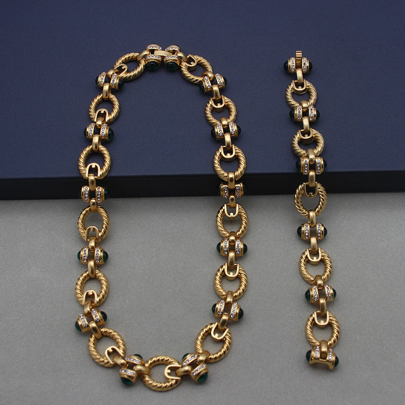 No Standard Green Colored Glaze Link Necklaces