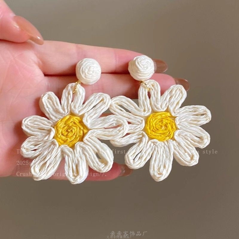 Style Flower Female Design High-grade Ear Giant Rings