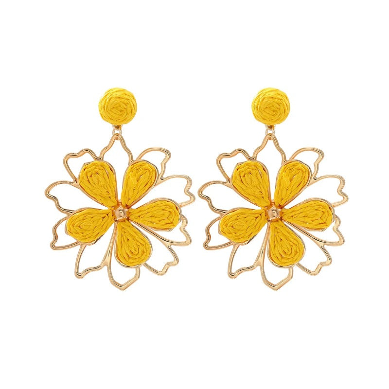 Women's High-grade Sweet Flowers Raffia Fashion Hand-knitted Earrings