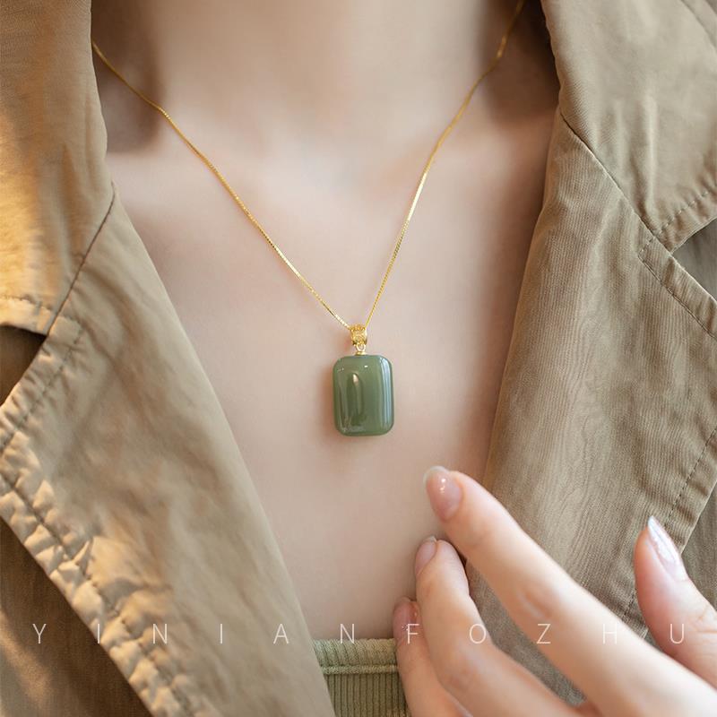Jade Lucky Female Clavicle Chain Retro Simple Light Pendant