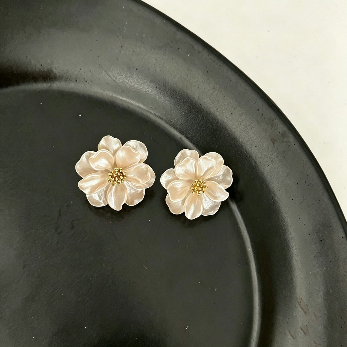 Women's Fairy Sweet Flower Earless Mosquito Coil Niche High-grade Ear Clip