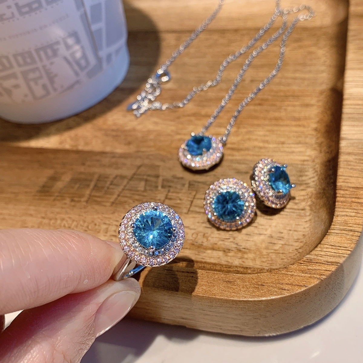 Women's Round Simulation Ocean Blue Rhinestone Simple Female Jewelry Set