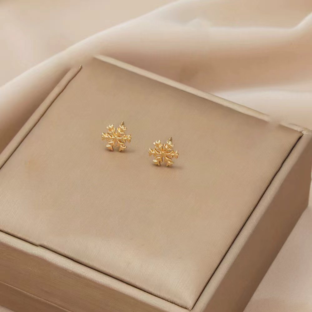 Women's Snowflake Ear Zinc Alloy Electroplated Light Luxury For Stud Earrings