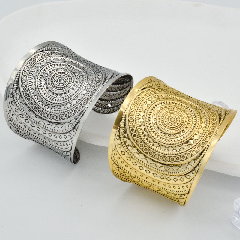 Sier Color Metal Open-ended Exaggerated Personalized Catwalk Bracelet