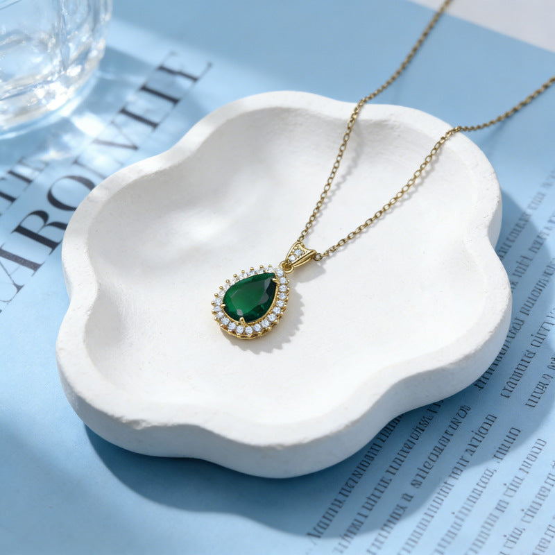 Ruby Light Luxury Advanced Titanium Steel Clavicle Pendant