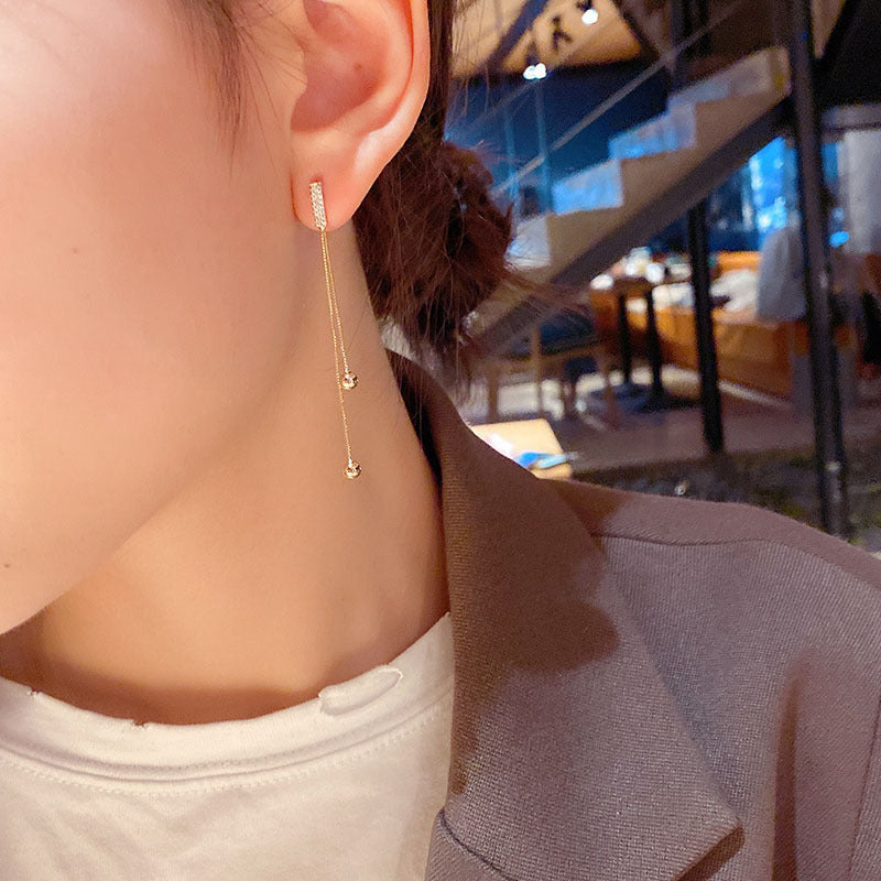 Women's Sier Needle Refined Rhinestone Style Tassel Long Stud Earrings