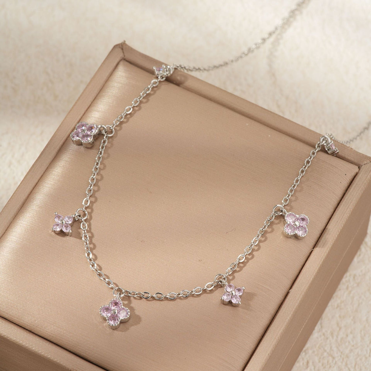 Flower-shaped Clavicle Chain Fashion Inlaid Zirconium Design Birthday Pendant