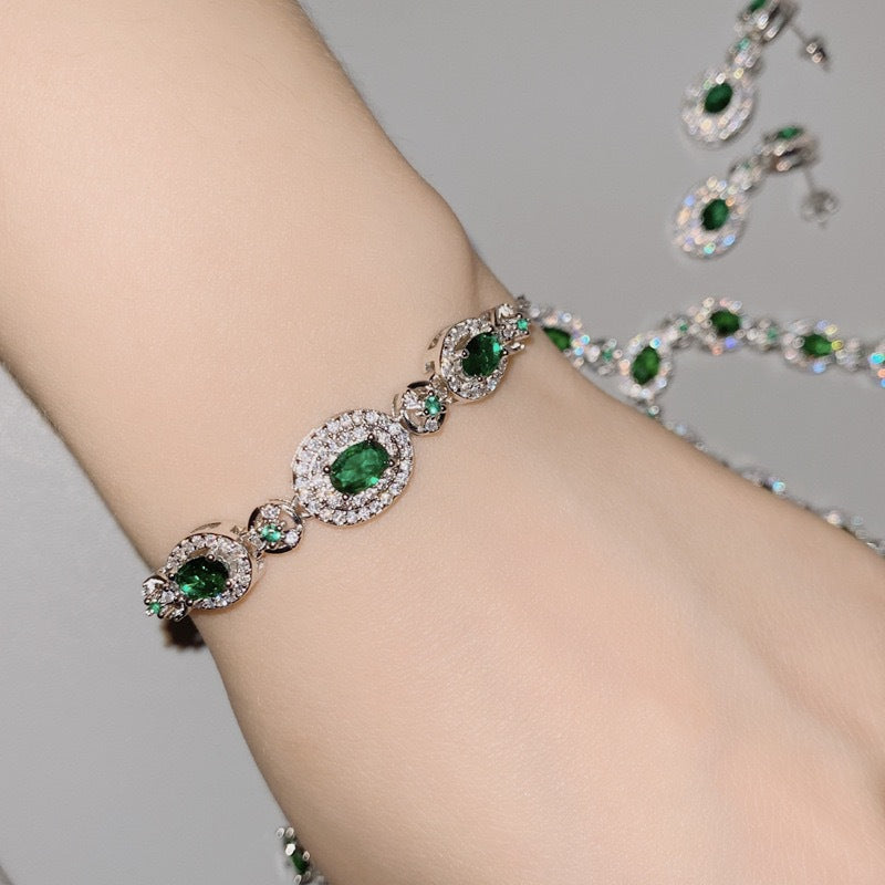 Women's Retro Fashion Suit Emerald Full Diamond Simple High Necklaces