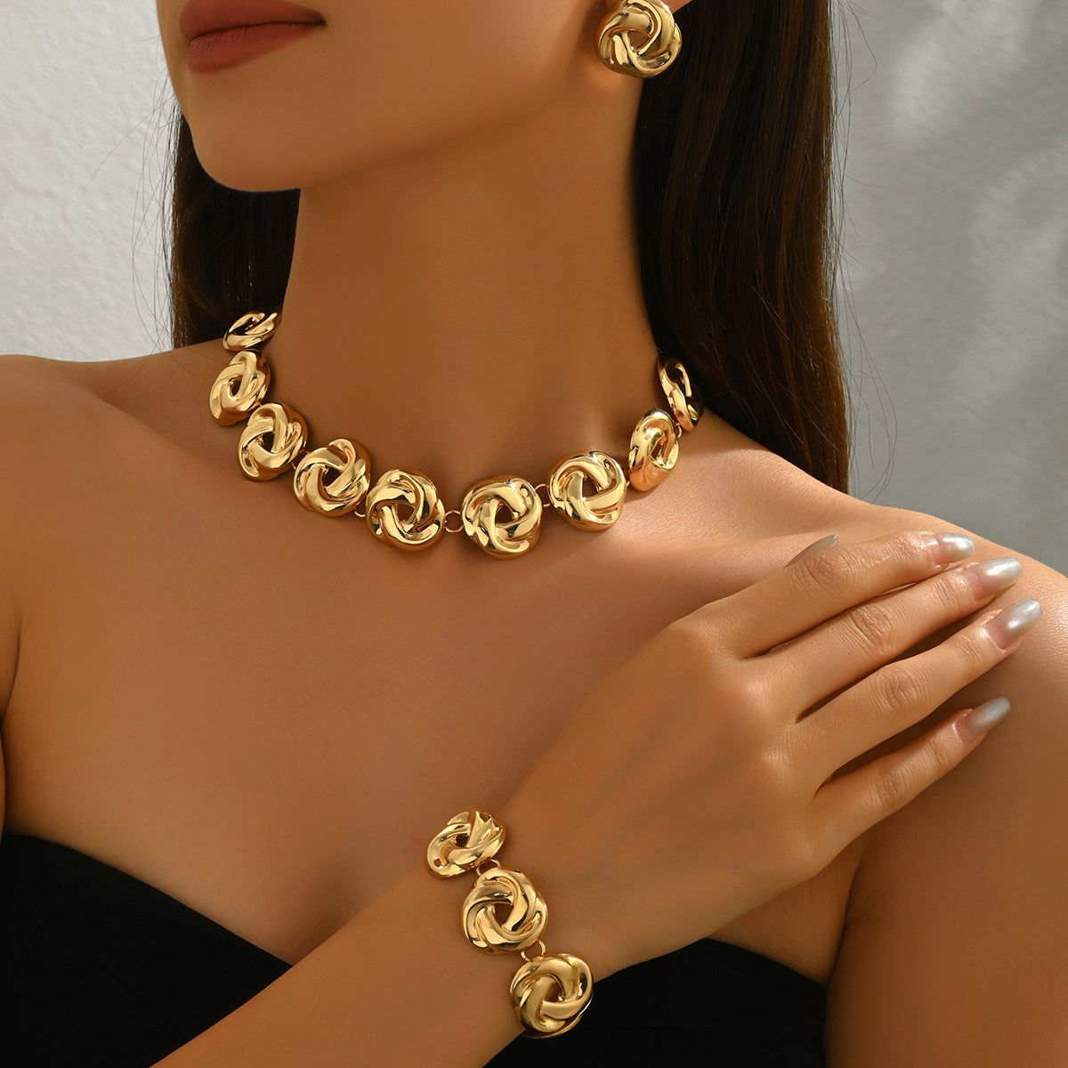 Comfortable Women's Hollow Twisted Design Chain Jewelry Set