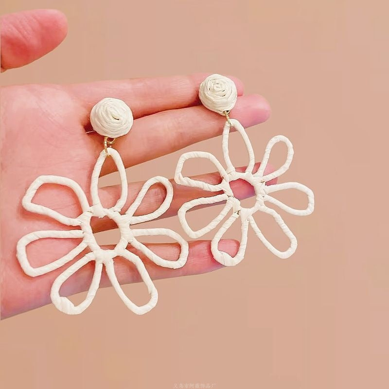 Style Flower Female Design High-grade Ear Giant Rings
