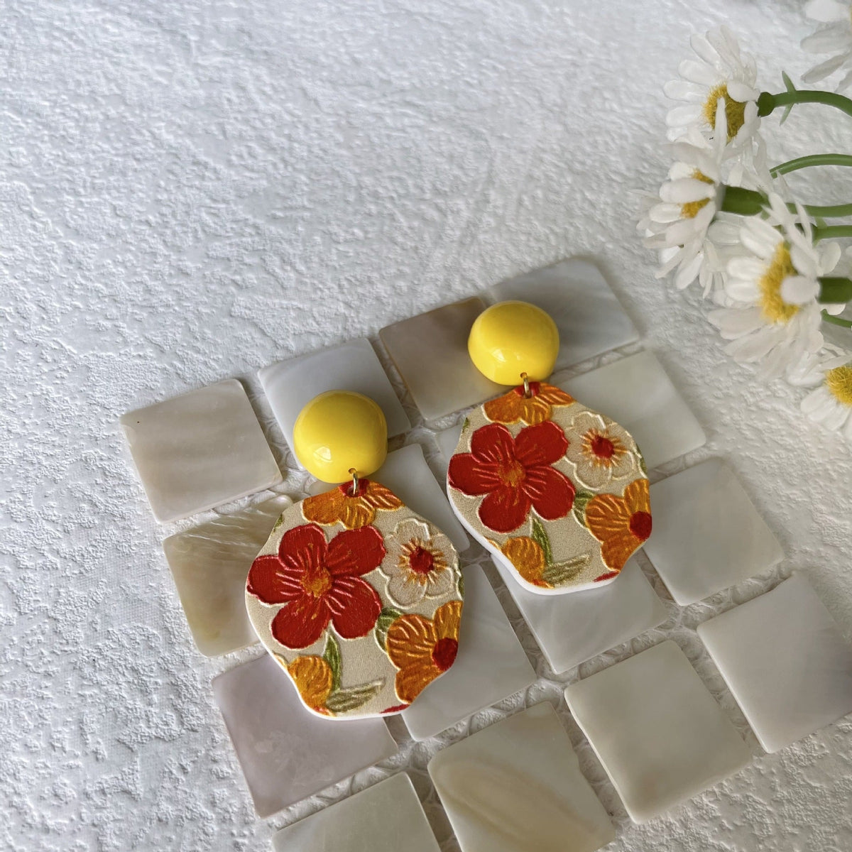 Women's Painting Flower Sweet Contrast Color Retro Landscape Design Fresh Ear Earrings