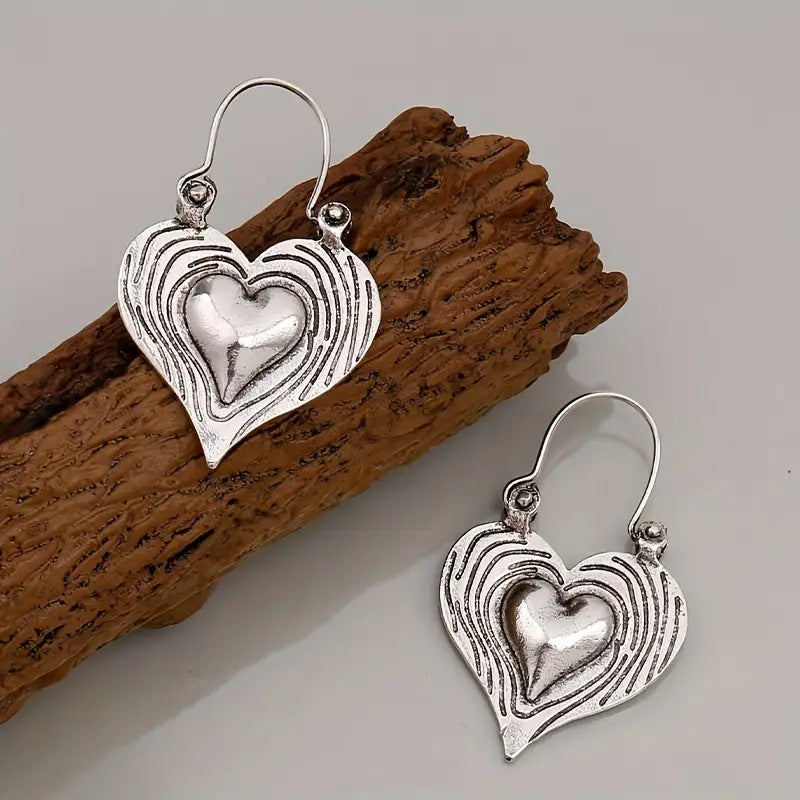 Women's Three-dimensional Texture Love Heart Fashion Elegant Earrings