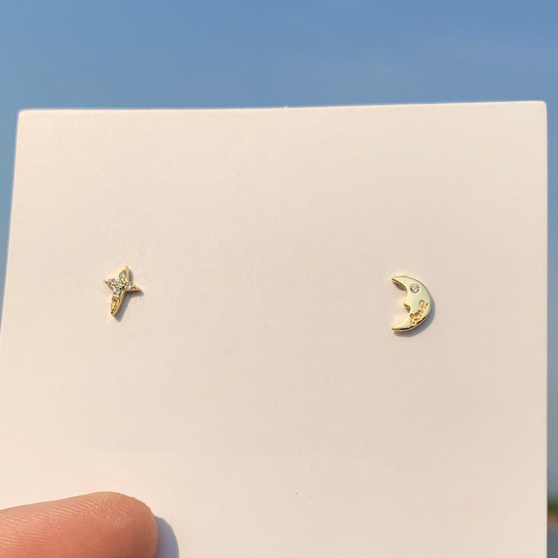 Women's Needle Trendy Small Gold Crowns Personality Simple Stud Earrings
