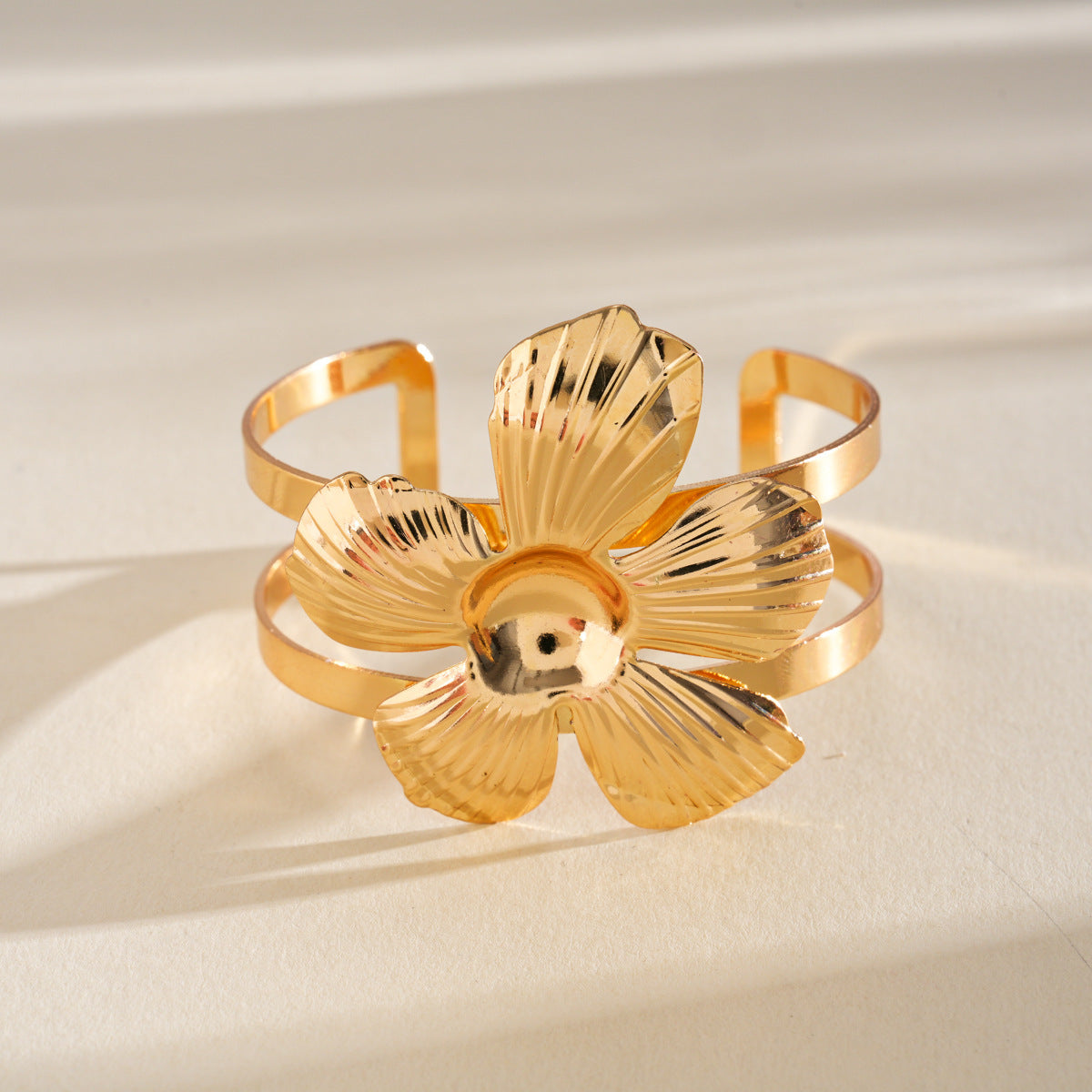 Flowers Open-ended Design Personalized Light Luxury Bracelet