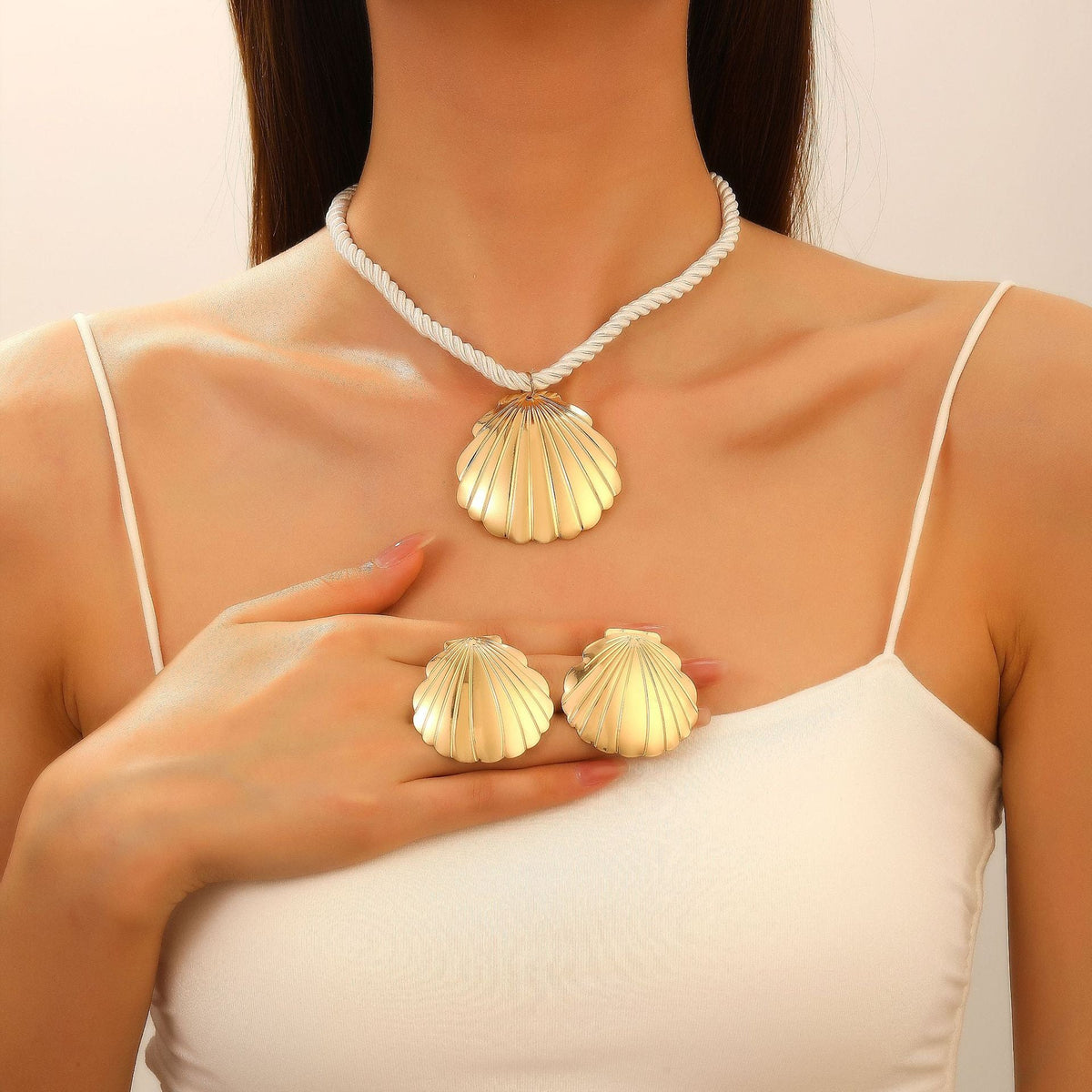 Women's Exaggerated Personalized Vacation Style Shell Simple Necklaces