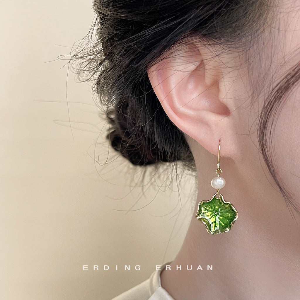 Women's Chinese Style Freshwater Pearl Lotus Leaf Handmade Design Sense Plated Earrings