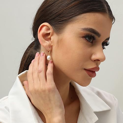 Women's Fashion Retro Baroque Artificial Pearl Pendants