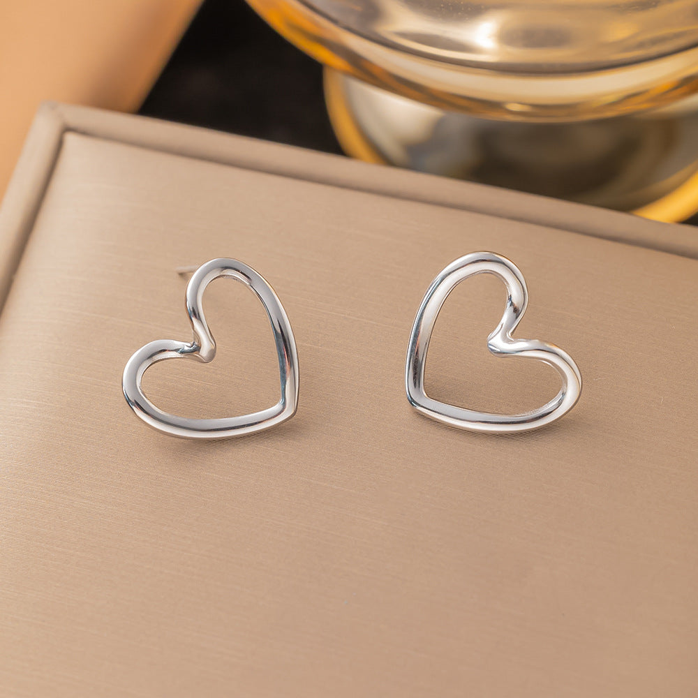 Women's Luxury Minority Hollow Heart For Korean Style Simple Design Clavicle Necklaces