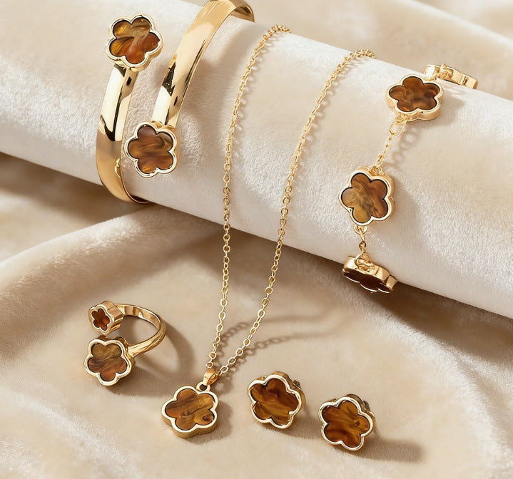 Women's Lucky Four-leaf Clover Five Petal Flower Bracelets