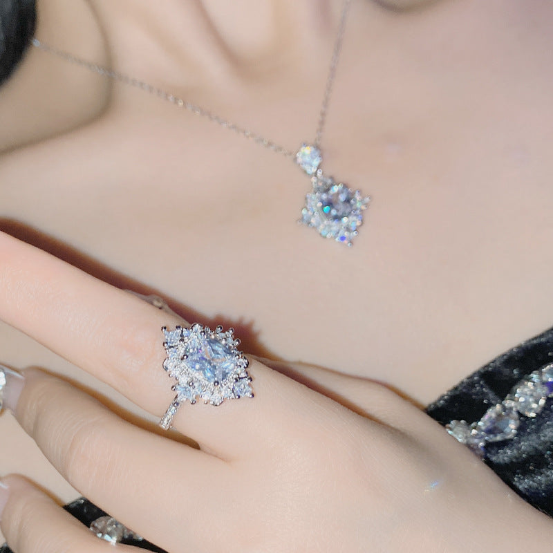 Comfortable Exhibition Design Gold-plated Bright Zircon Jewelry Set