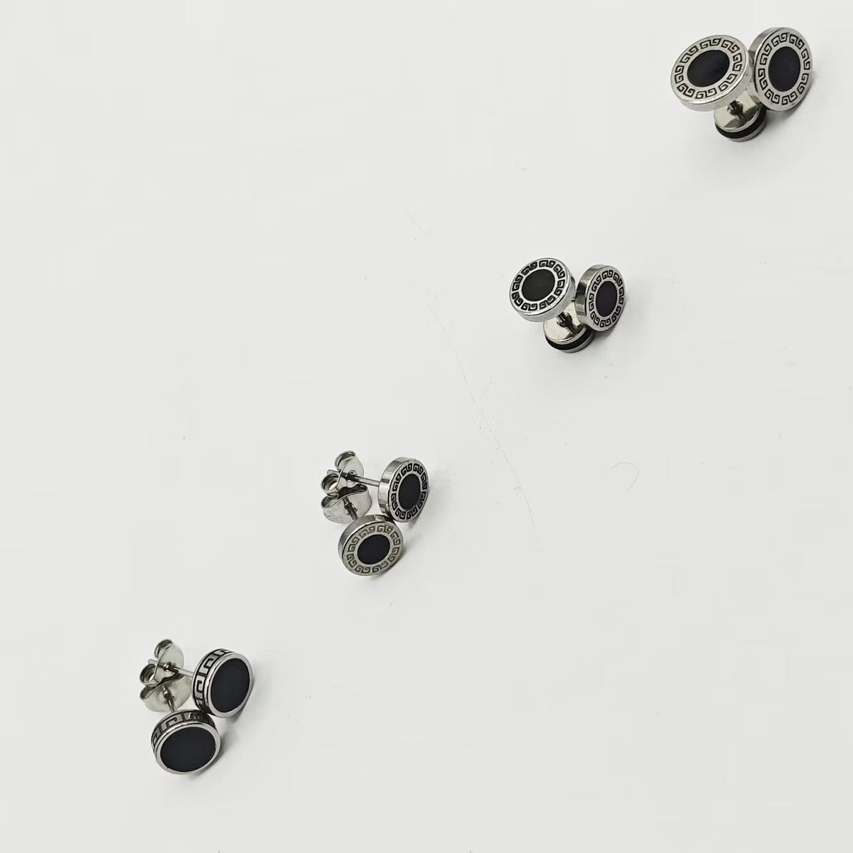 Wall Pattern Dripping Oil Black Surface Boys Piercing Ear Trendy Stud Earrings