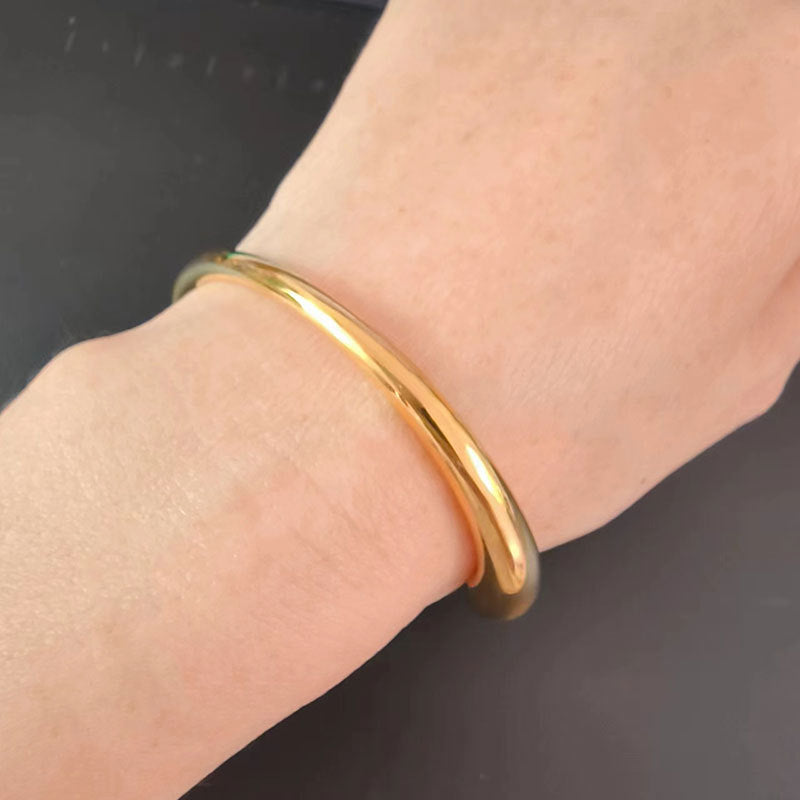 Women's Irregular Design Open-ended Gold Sense Bracelet