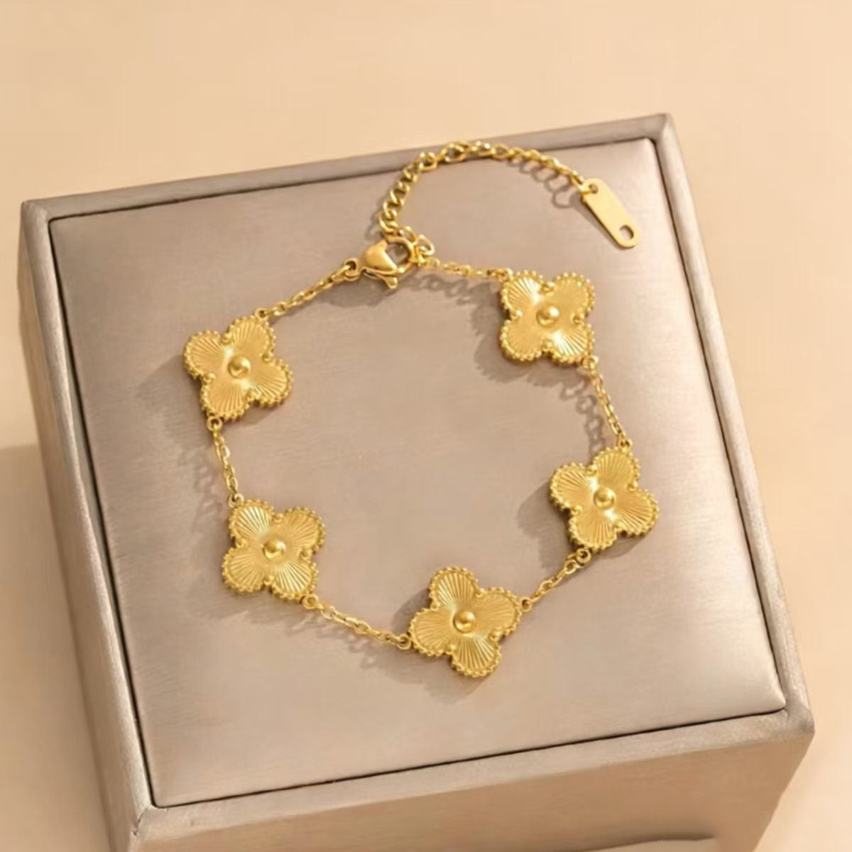 Flower Clover Titanium Steel Affordable Luxury Necklaces