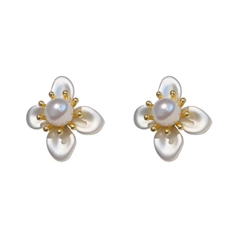 Women's French Style Temperament Flower Pearl Niche Rings
