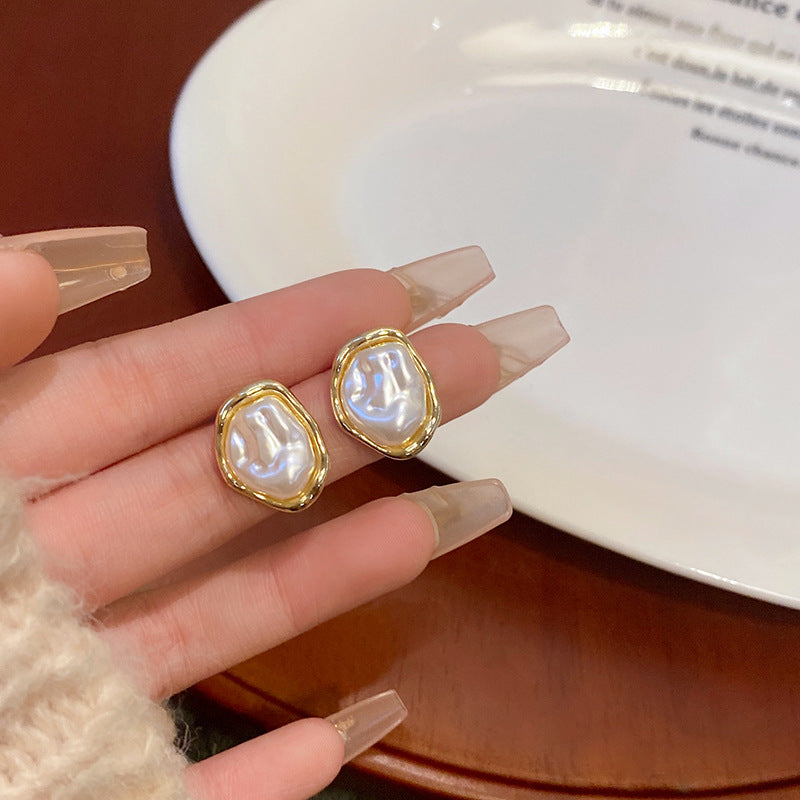 Women's Retro Trendy Irregular Ear Personality Pearl Stud Earrings