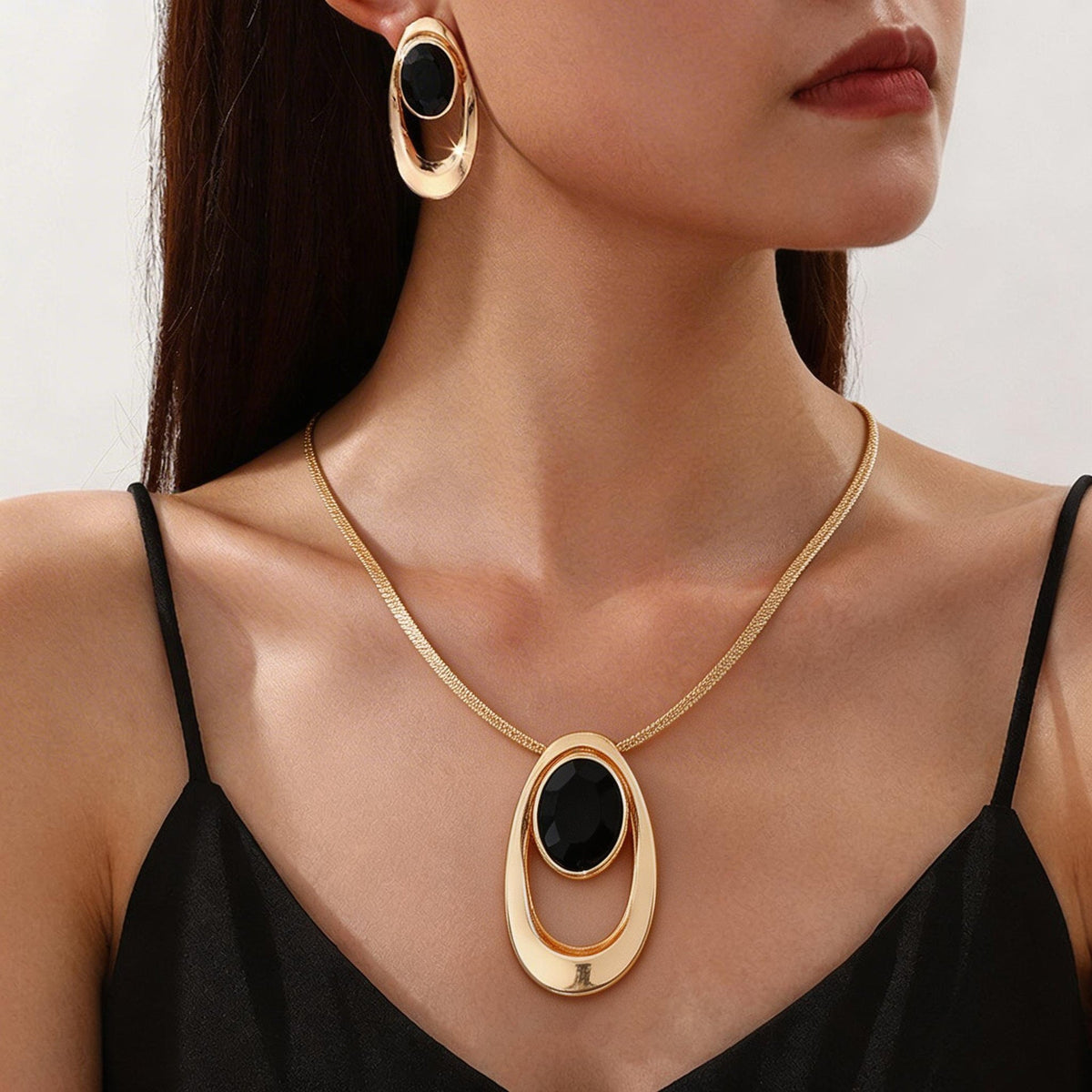Women's Vintage Oval Three Buckle Charm Creative Refined Exaggerated Necklaces