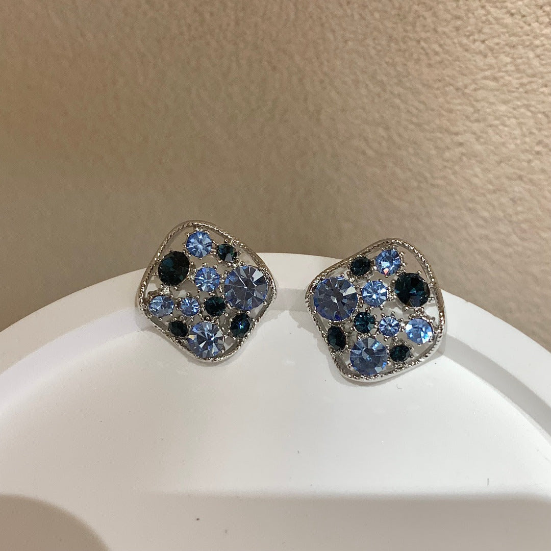 Style Exquisite Flashing Blue Diamond Female Geometric Heart Shape Oval Earrings