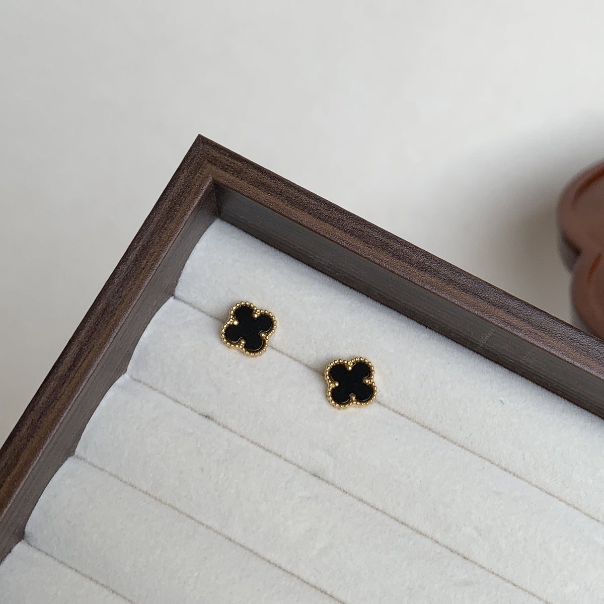 Balmain Delicate Small Clover Temperament Wild Niche Stud Earrings