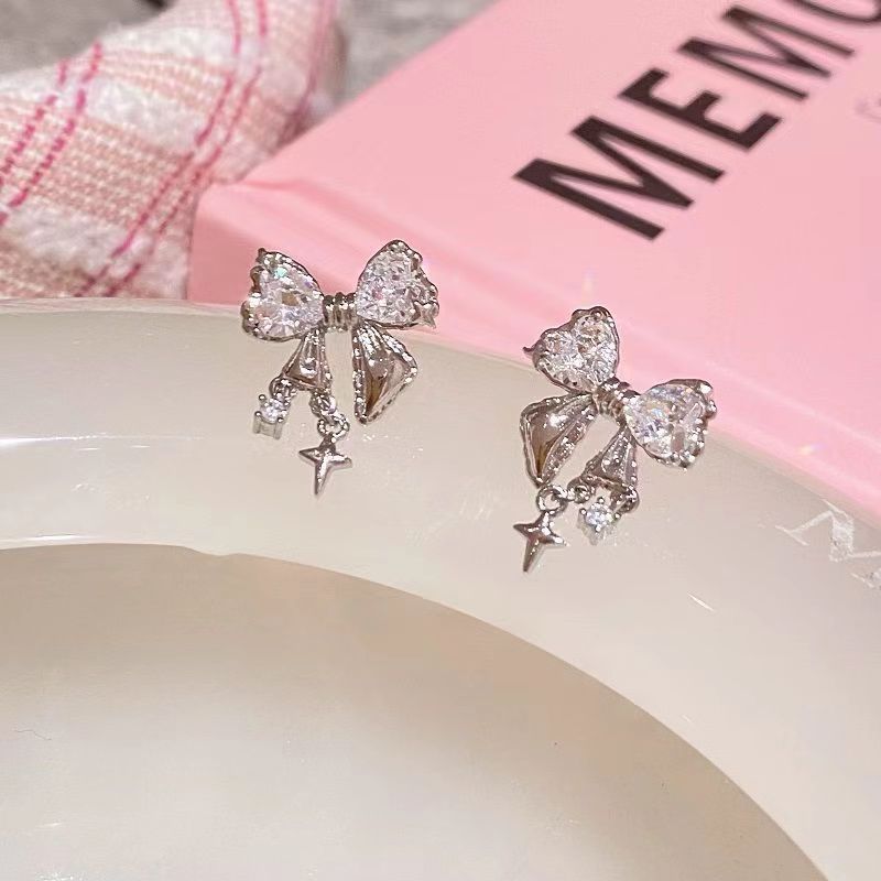 Sier Needle Asymmetric Cross Style Temperament Ear Clip Cold Earrings