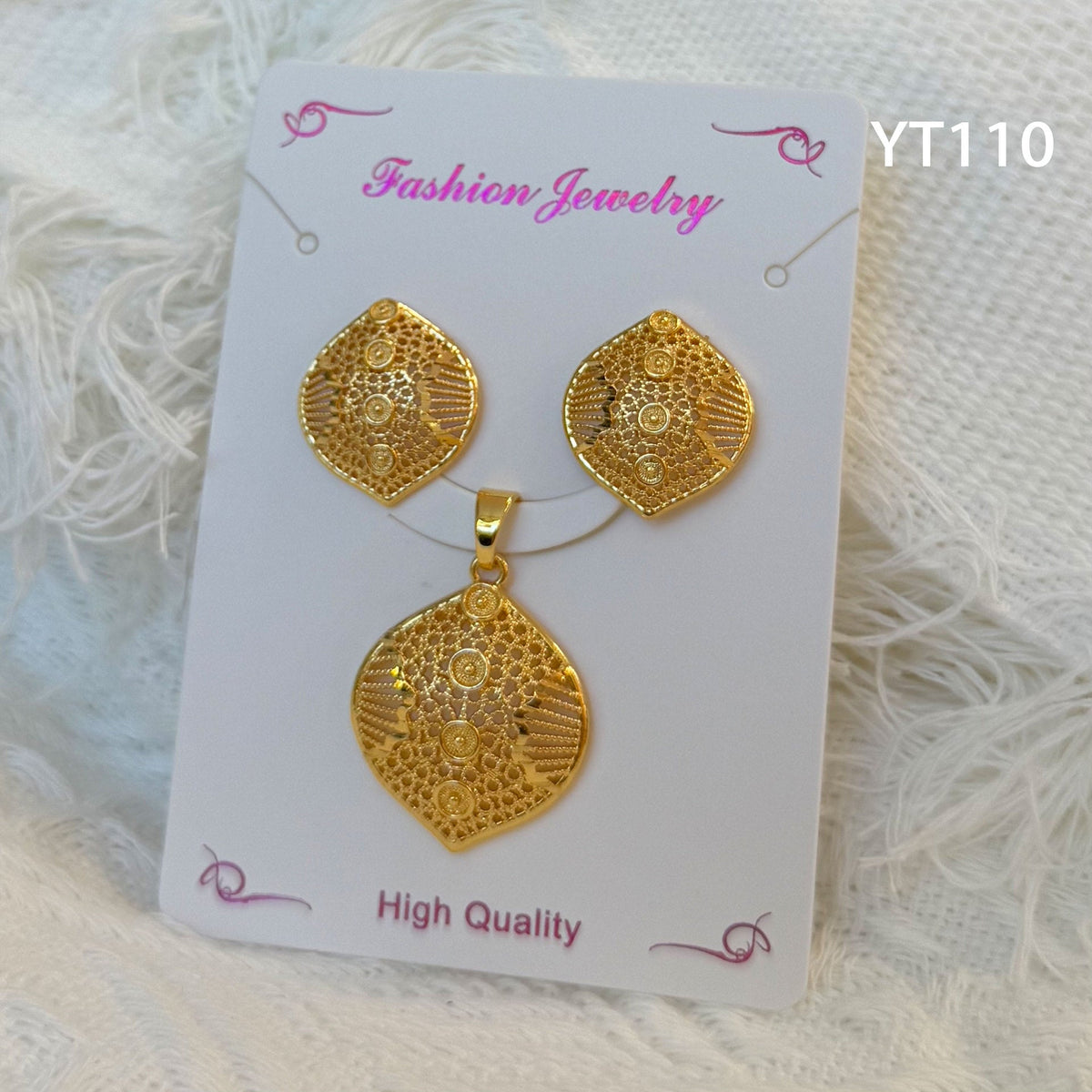 Niche Design Mild Luxury Retro Golden Versatile Jewelry Set